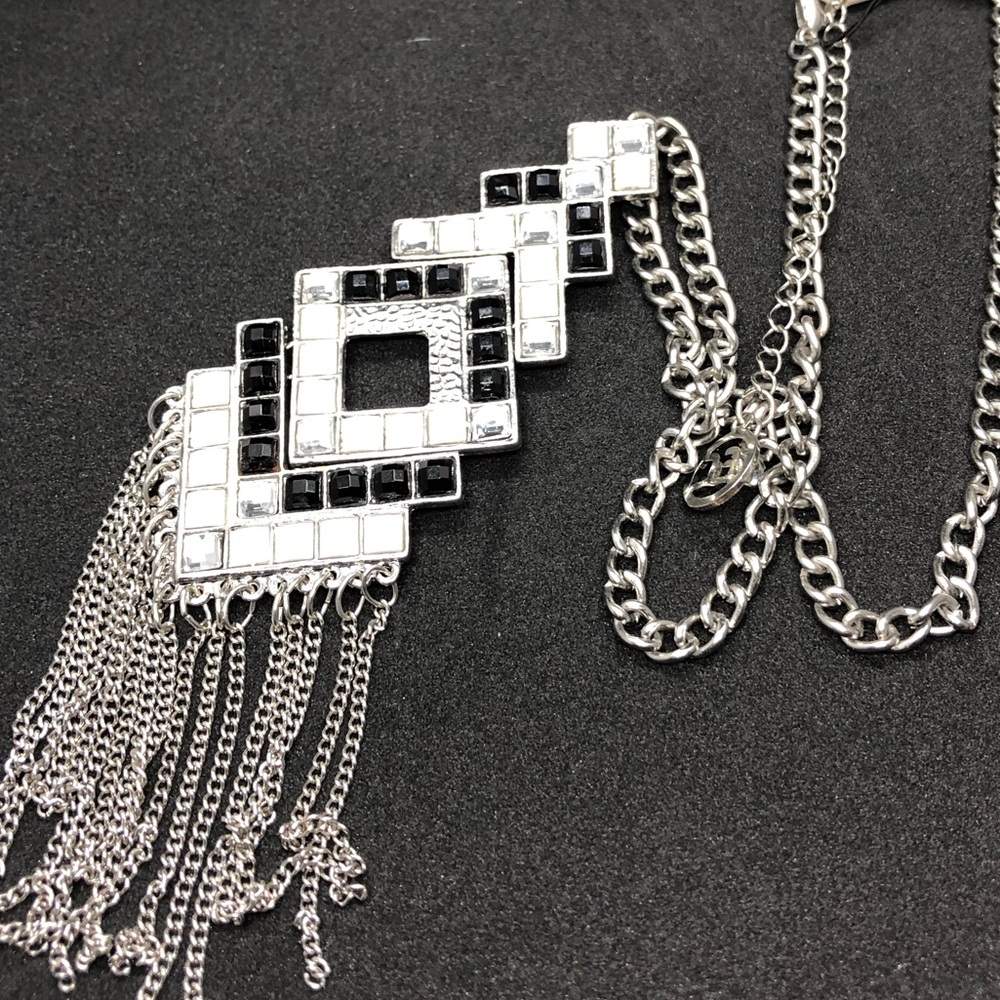 Brand new Erica Lyons necklace